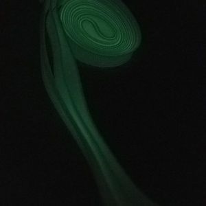 2 pr Glow-in-the-dark shoe laces